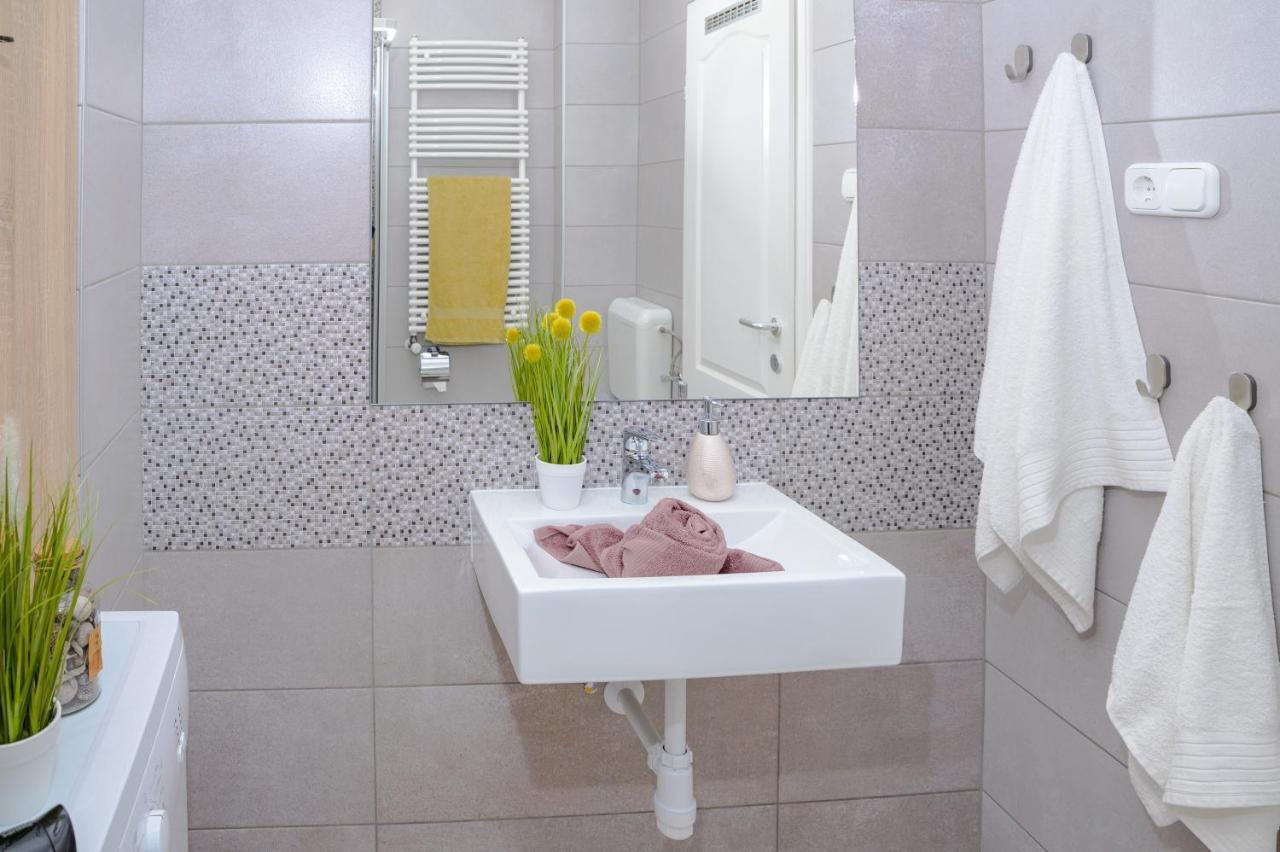 Hajdúszoboszló Bella Apartments No1 מראה חיצוני תמונה
