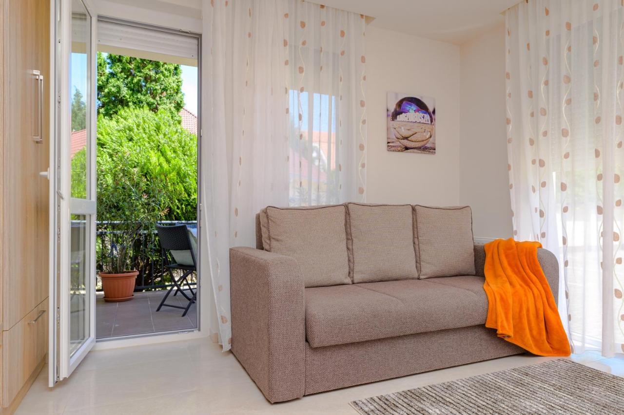 Hajdúszoboszló Bella Apartments No1 מראה חיצוני תמונה