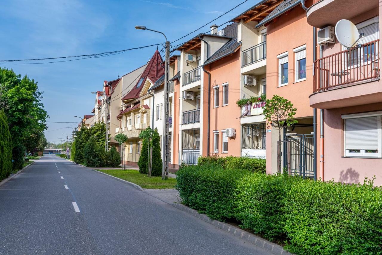 Hajdúszoboszló Bella Apartments No1 מראה חיצוני תמונה